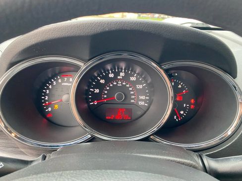 Used 2011 Kia Sorento 2WD image 16