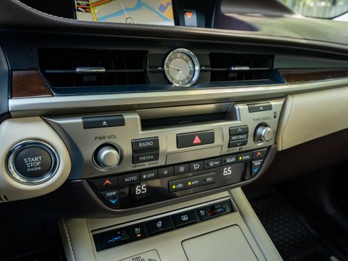 Used 2017 Lexus ES 350 w/ Luxury Package FWD image 24