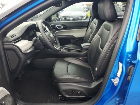 Used 2025 Jeep Compass Limited AWD/4WD image 31