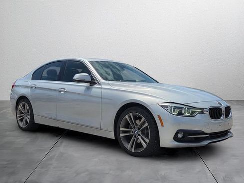 Used 2017 BMW 330i xDrive Sedan AWD/4WD image 6
