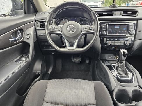 Used 2019 Nissan Rogue SV w/ Premium Package FWD image 13