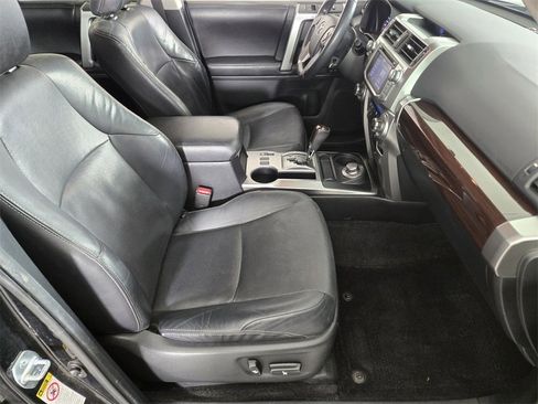 Used 2015 Toyota 4Runner SR5 image 20