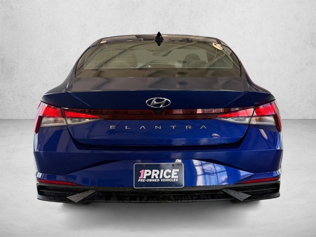 Used 2023 Hyundai Elantra SEL w/ Cargo Package FWD image 6