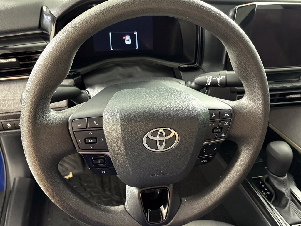Used 2026 Toyota Camry LE FWD image 28