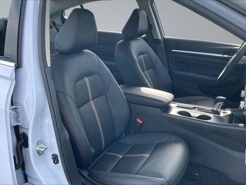 New 2026 Nissan Altima 2.5 SR FWD image 9