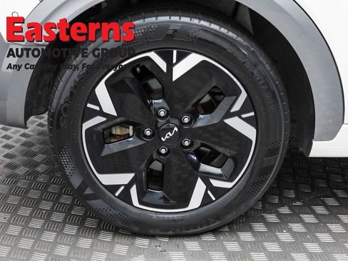 Used 2023 Kia Niro Wave image 31