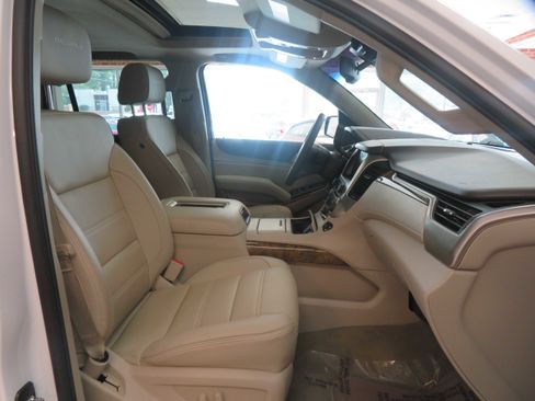 Used 2017 GMC Yukon Denali w/ Enhanced Security Package image 27