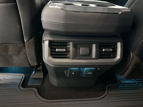 Used 2022 Ford F150 Lariat w/ Trailer Tow Package image 22