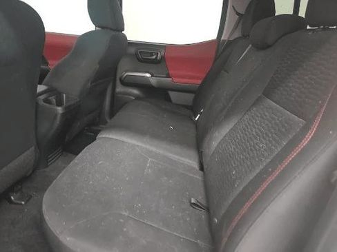 Used 2019 Toyota Tacoma SR5 image 9