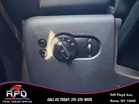 Used 2019 MINI Cooper S w/ Signature Upholstery Package image 21