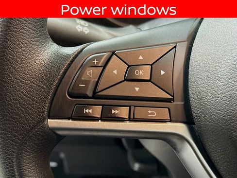 Used 2025 Nissan Versa SV FWD image 10