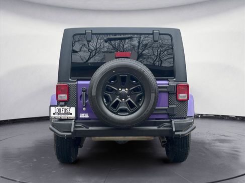 Used 2016 Jeep Wrangler Unlimited Sahara image 5