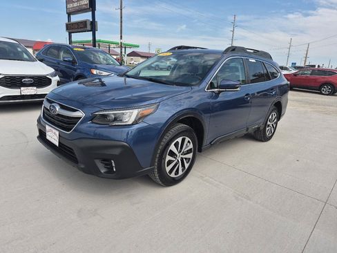 Used 2022 Subaru Outback Premium AWD/4WD image 2