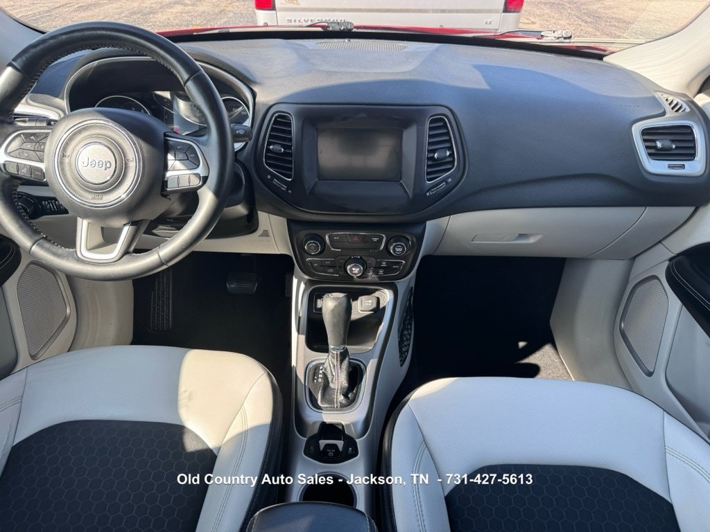 Used 2019 Jeep Compass Latitude FWD image 16