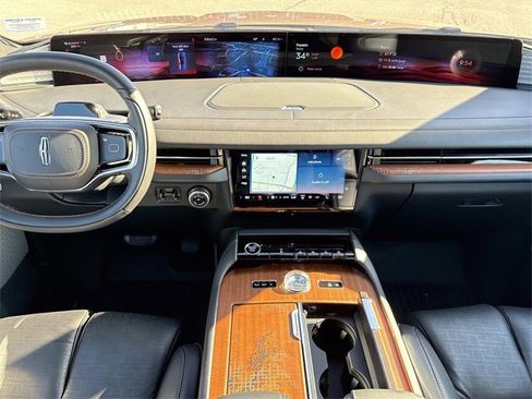 New 2025 Lincoln Navigator Black Label image 16