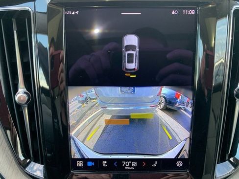 Certified 2022 Volvo XC60 B6 Inscription w/ Advanced Package image 18