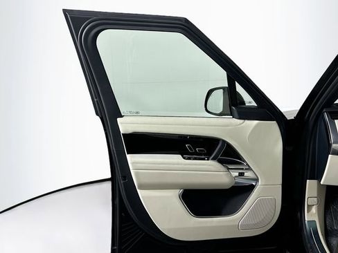 New 2026 Land Rover Range Rover SE image 11