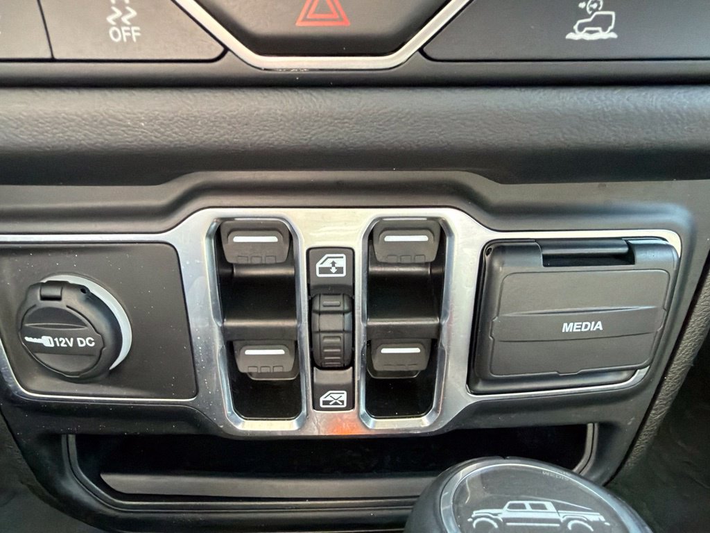 Used 2024 Jeep Gladiator Sport AWD/4WD image 27