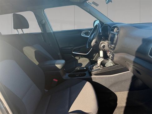 Used 2023 Kia Soul LX w/ Option Group 015 image 17