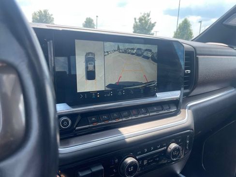 Used 2022 Chevrolet Silverado 1500 High Country w/ High Country Premium Package AWD/4WD image 16