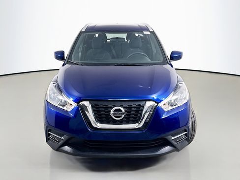 Used 2018 Nissan Kicks SV image 2