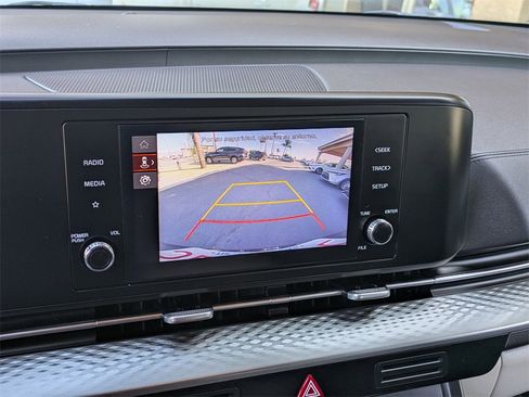 Used 2024 Kia Carnival LX image 19