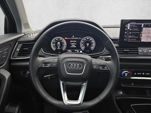 Certified 2025 Audi Q5 e Premium Plus AWD/4WD image 17