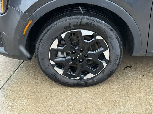 Used 2024 Kia Sorento S image 11