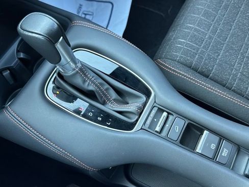 Used 2024 Honda HR-V Sport image 12