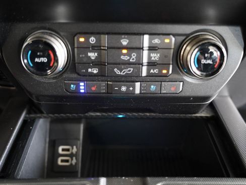 Used 2019 Ford F150 Raptor w/ Equipment Group 802A Luxury AWD/4WD image 18