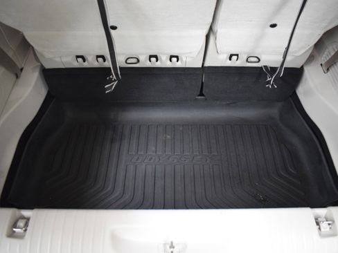 Used 2017 Chrysler Pacifica Platinum image 30