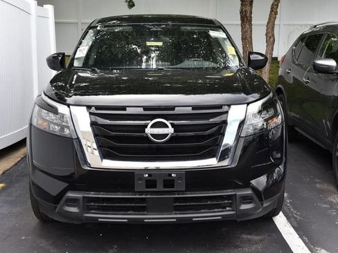 Used 2024 Nissan Pathfinder S AWD/4WD image 3