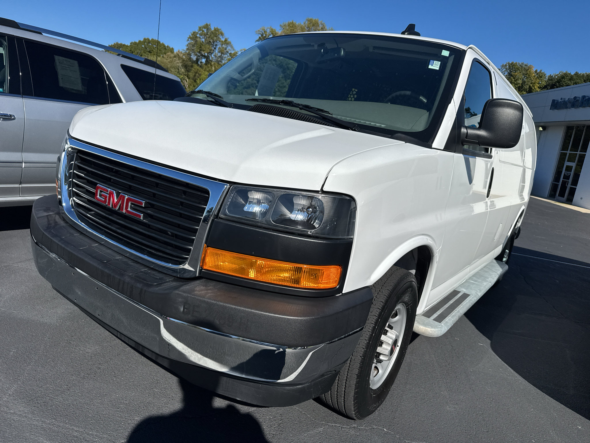Used 2025 GMC Savana 2500 w/ Driver Convenience Package RWD image 1
