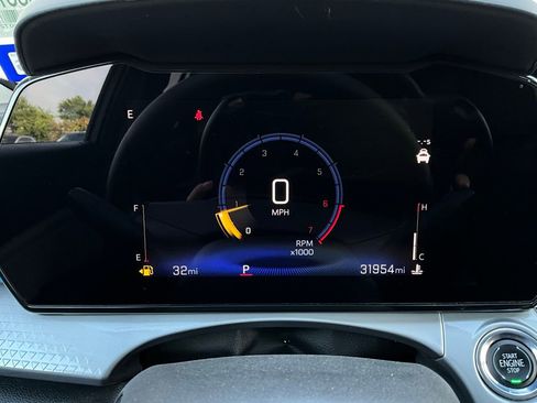 Used 2025 Chevrolet Trax LT image 36