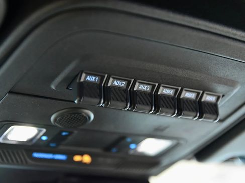 Used 2023 Ford Bronco Badlands image 19