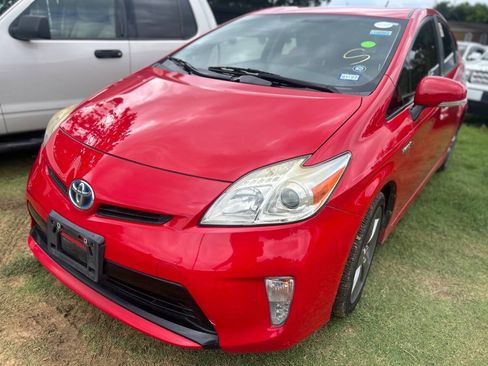 Used 2015 Toyota Prius Persona Series FWD image 2