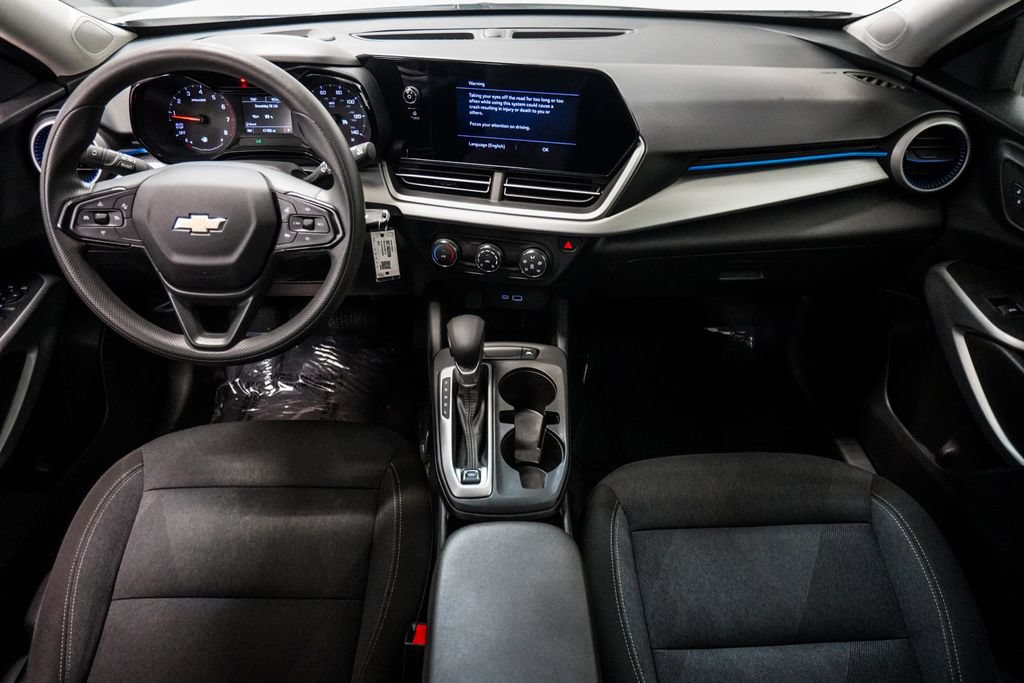 Used 2025 Chevrolet Trax LS FWD image 10