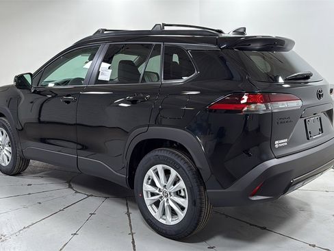 New 2026 Toyota Corolla Cross LE image 7