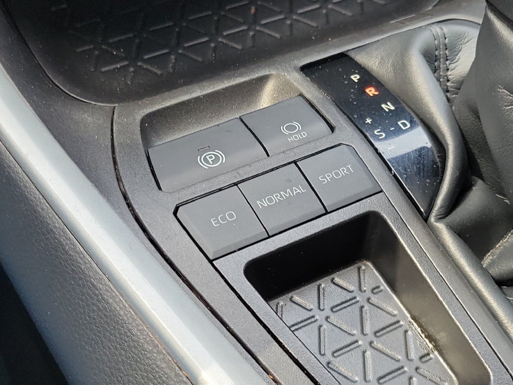 Used 2023 Toyota RAV4 LE FWD image 24
