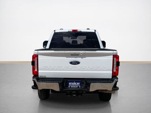 Used 2024 Ford F250 Lariat w/ FX4 Off-Road Package AWD/4WD image 6