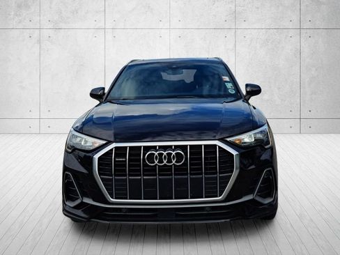 Used 2022 Audi Q3 2.0T Premium w/ Convenience Package AWD/4WD image 2