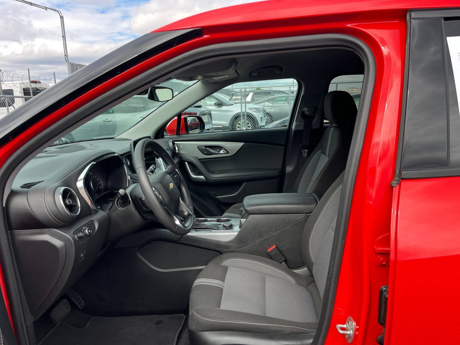 Used 2026 Chevrolet Blazer LT FWD image 27