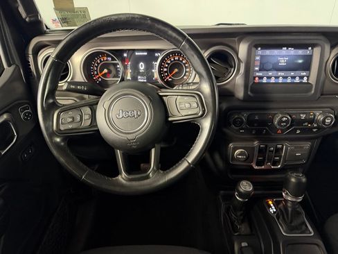 Used 2018 Jeep Wrangler Unlimited Sport S AWD/4WD image 14