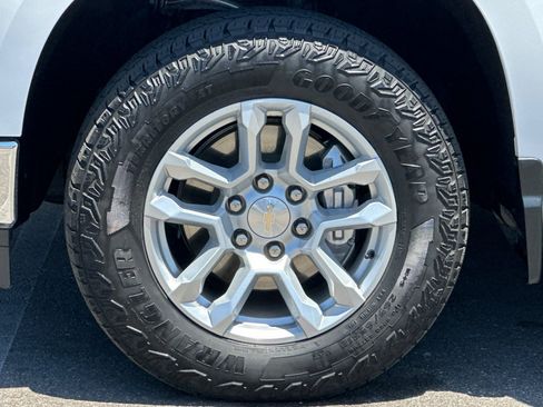 Used 2023 Chevrolet Silverado 1500 LT AWD/4WD image 26