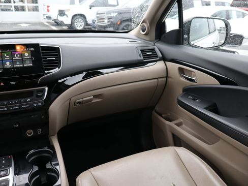 Used 2019 Honda Pilot Touring image 14