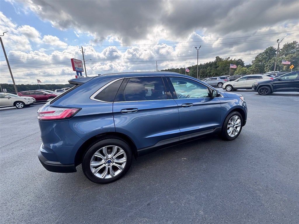 Used 2019 Ford Edge Titanium w/ Cargo Accessory Package FWD image 8