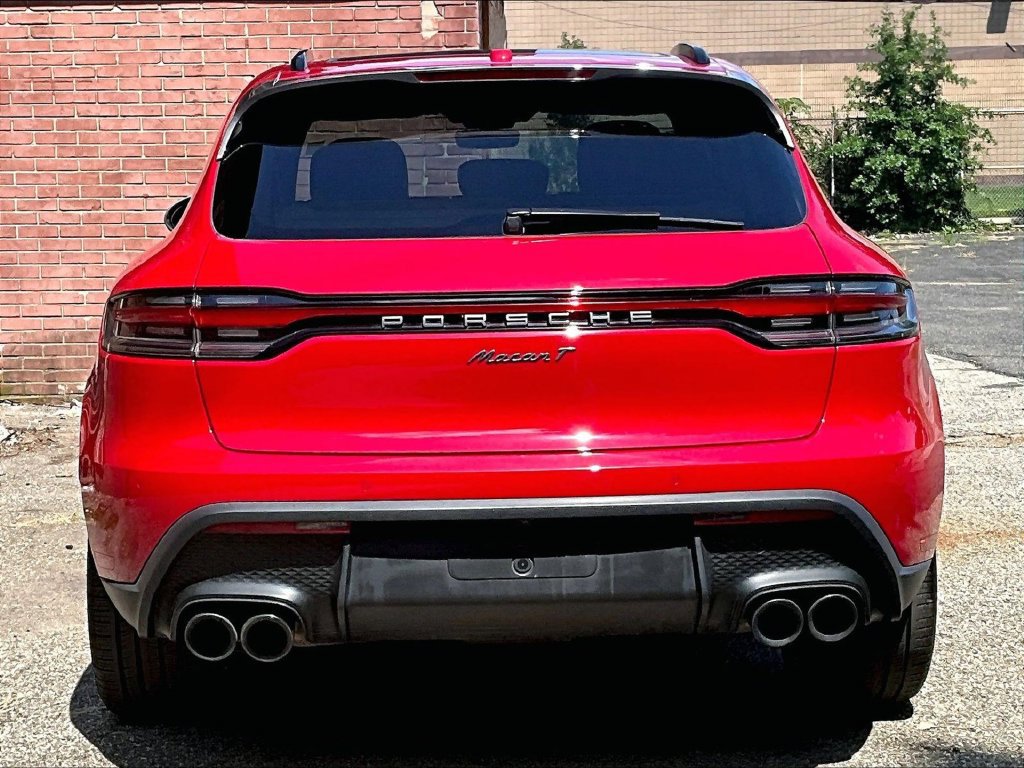 Certified 2023 Porsche Macan Turbo AWD/4WD image 9