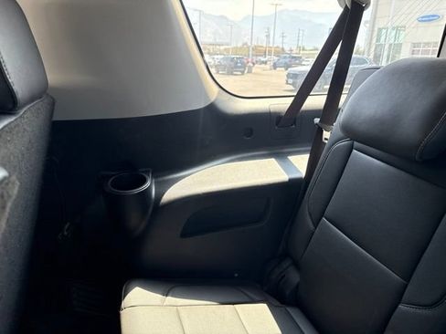 Used 2018 Chevrolet Suburban LT AWD/4WD image 19