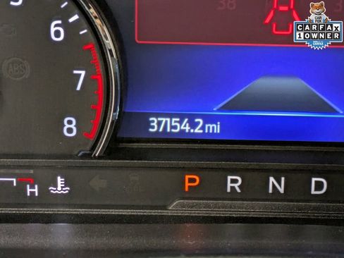 Used 2023 Ford Explorer XLT AWD/4WD image 16