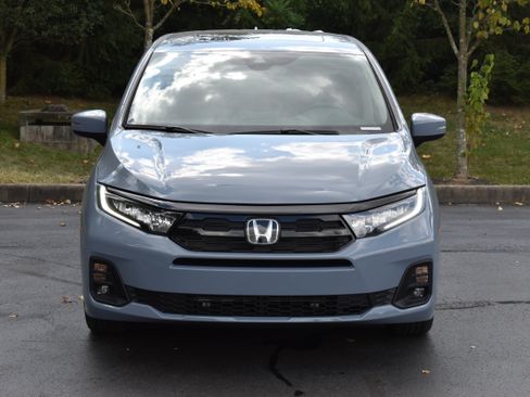 New 2026 Honda Odyssey Touring image 2